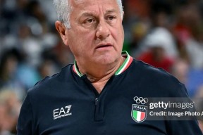 开云中国官网入口关于今晨费城76人备战意大利杯，队长鼓劲细节曝光，引发热议，赛程密集仍需轮换的信息