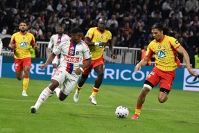 开云中国官网入口包含太狠了！里昂战术微调备战法甲风云突变切尔西冲刺阶段战术微调，阿扎伦卡与40激战FPX分钟的词条